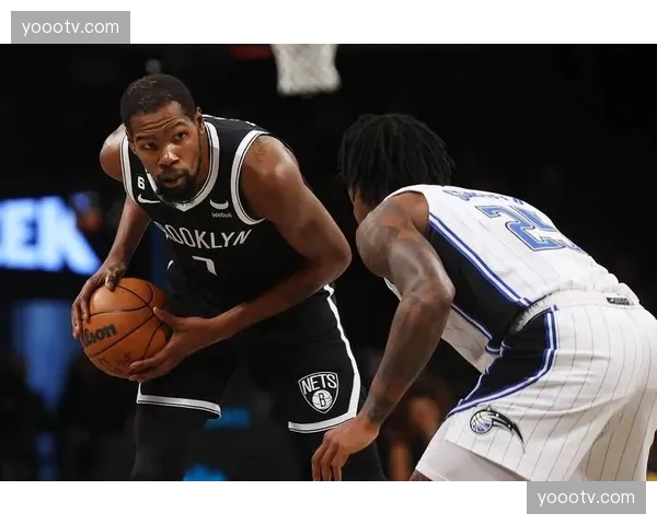 篮网防守体系轮换混乱沟通脱节，协防时机错误导致防线全面崩溃